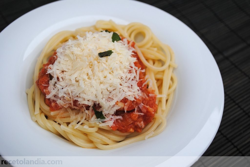 Receta de Espaguetis con tomate y bonito en escabeche recetolandia